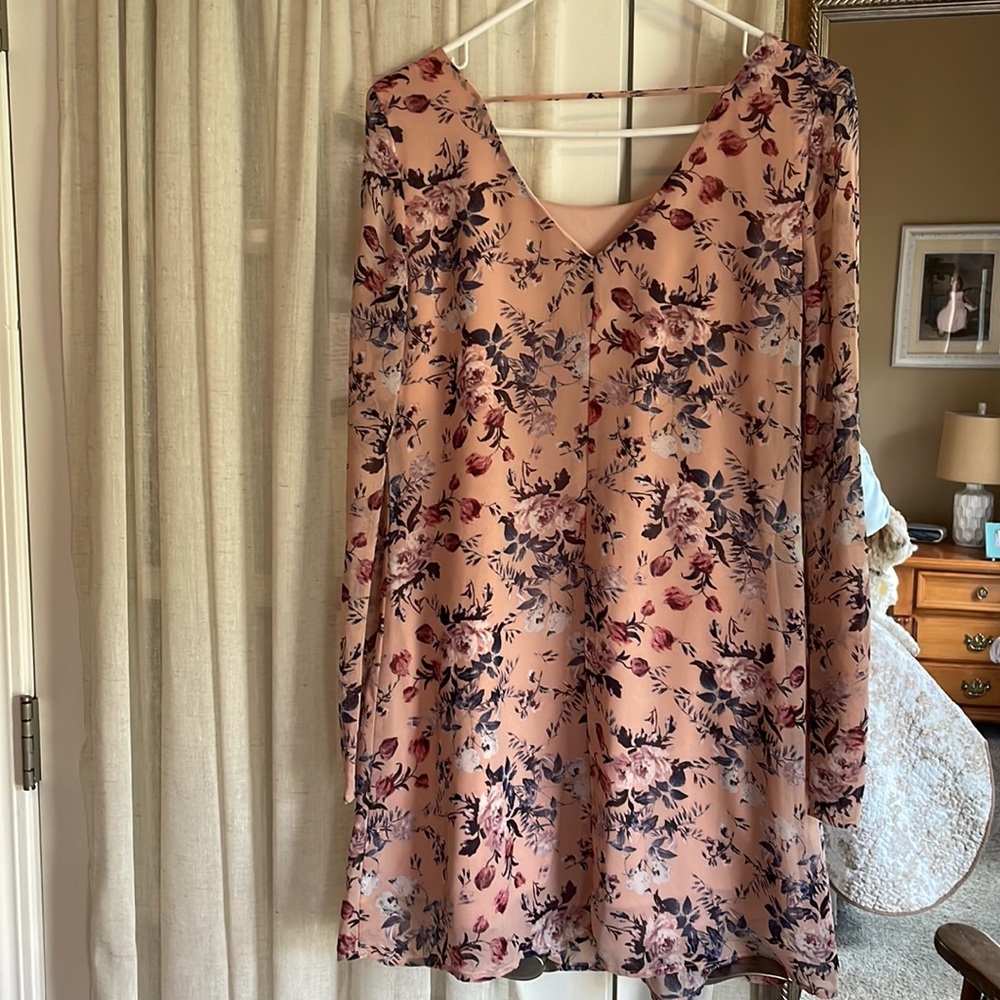 Spring dress - Picture 2 of 2